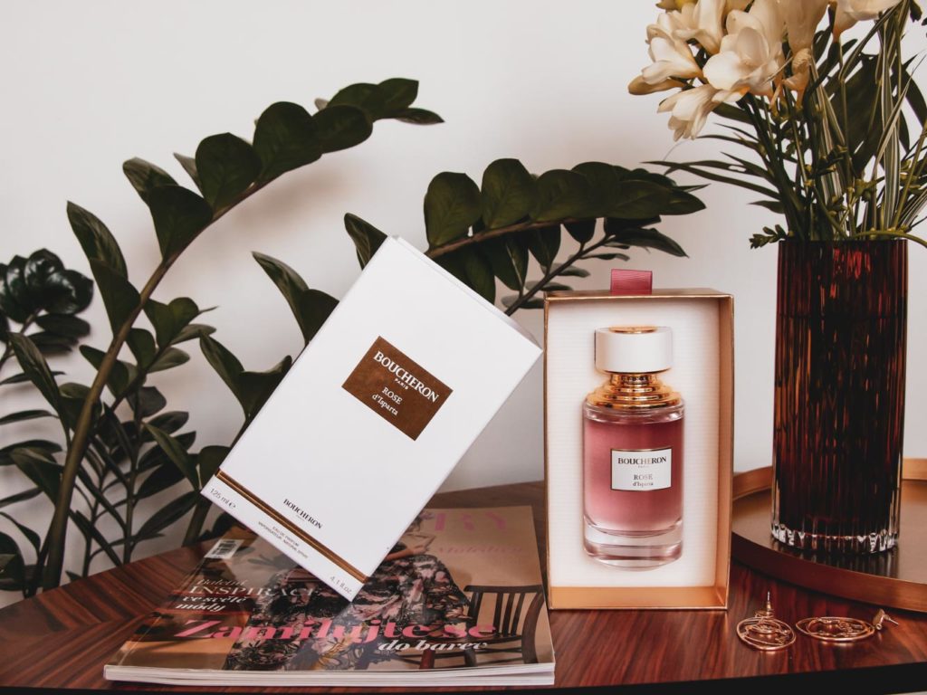 Tip na parfémové dárky pro ženy i muže - vůně, kde prim hraje orient: Recenze niche parfému Boucheron La Collection Rose D'Isparta.