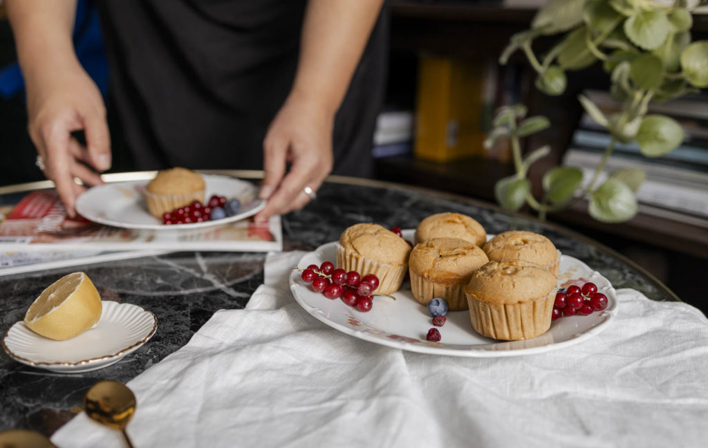 Citronové muffiny bez lepku s bílou čokoládou a Lemon Curd. 