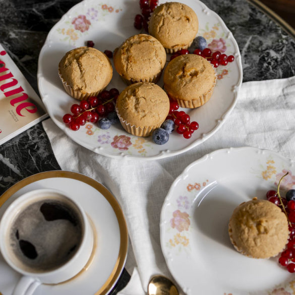 Citronové muffiny bez lepku s bílou čokoládou a Lemon Curd.